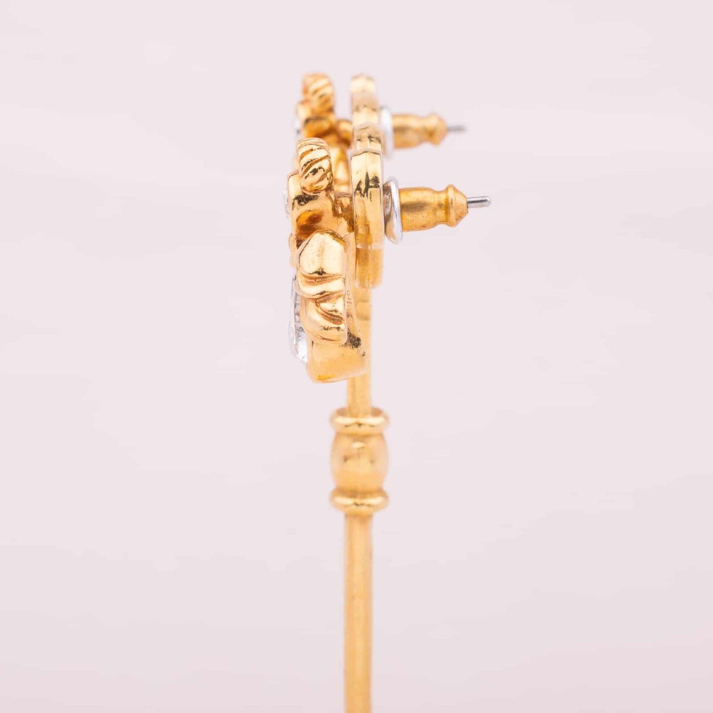 Avon-glitzernde-Engel-Ohrringe-Seitenansicht