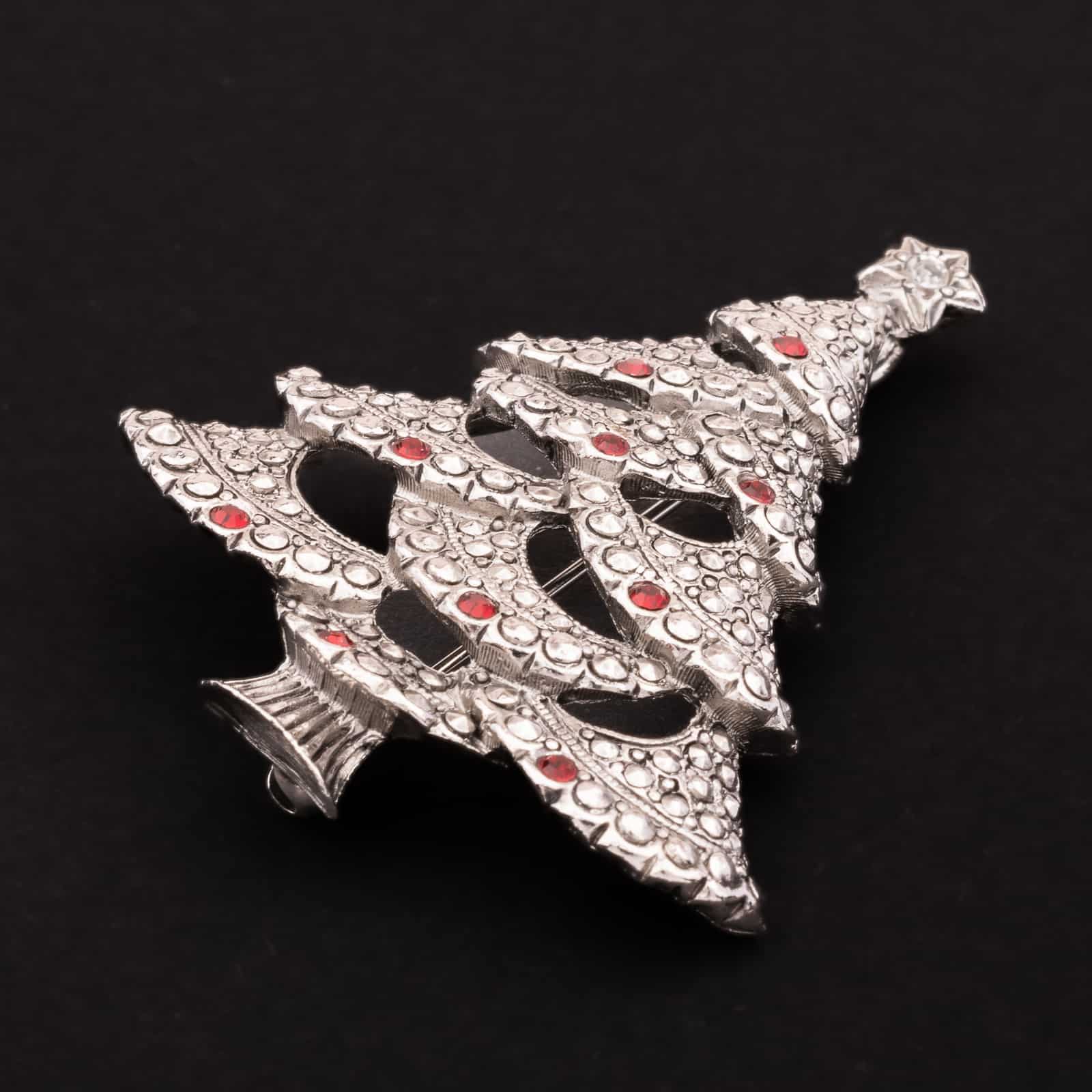 Avon-silberfarbene-Markasiten-Weihnachtsbaum-Brosche