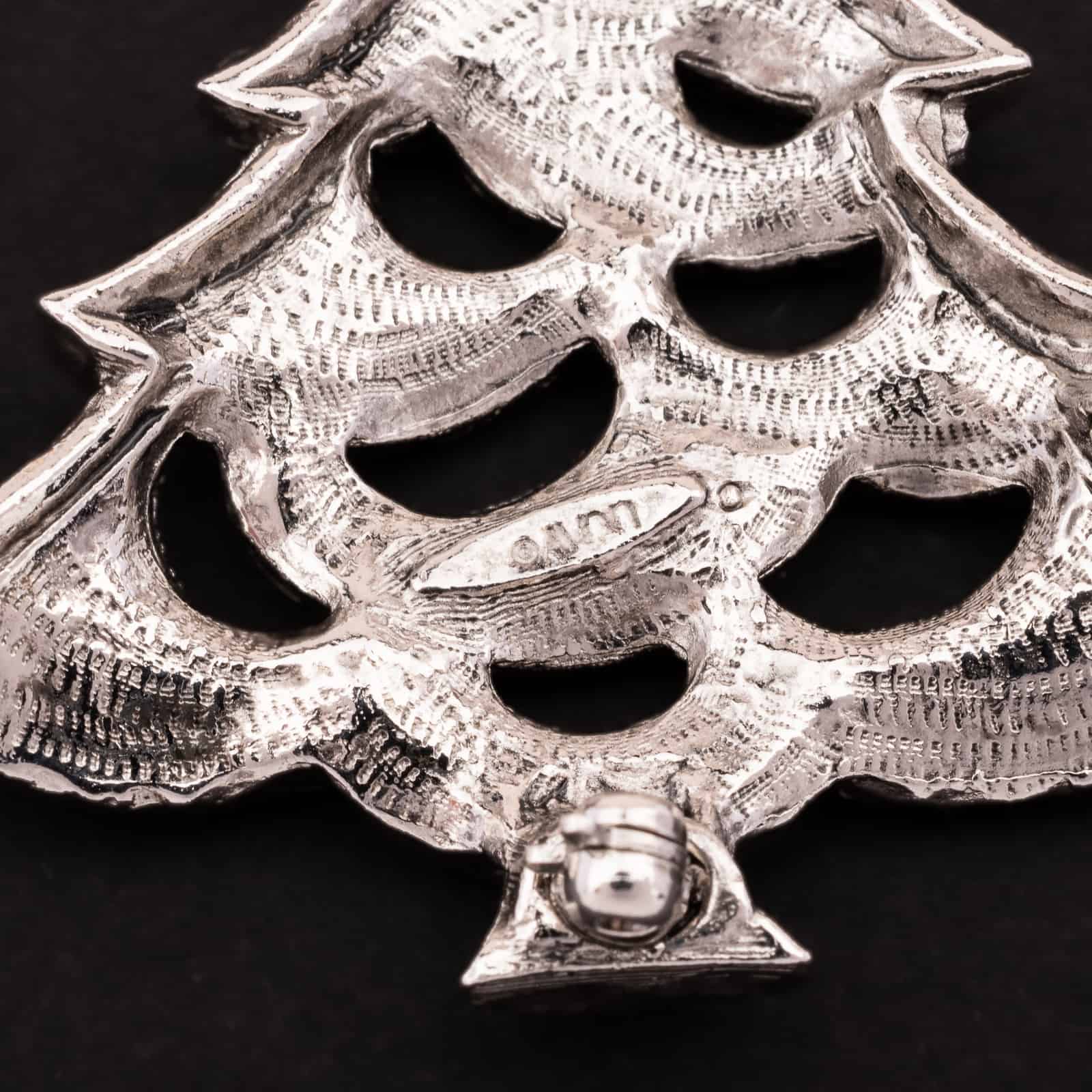 Avon-silberfarbene-Weihnachtsbaum-Brosche-Signatur