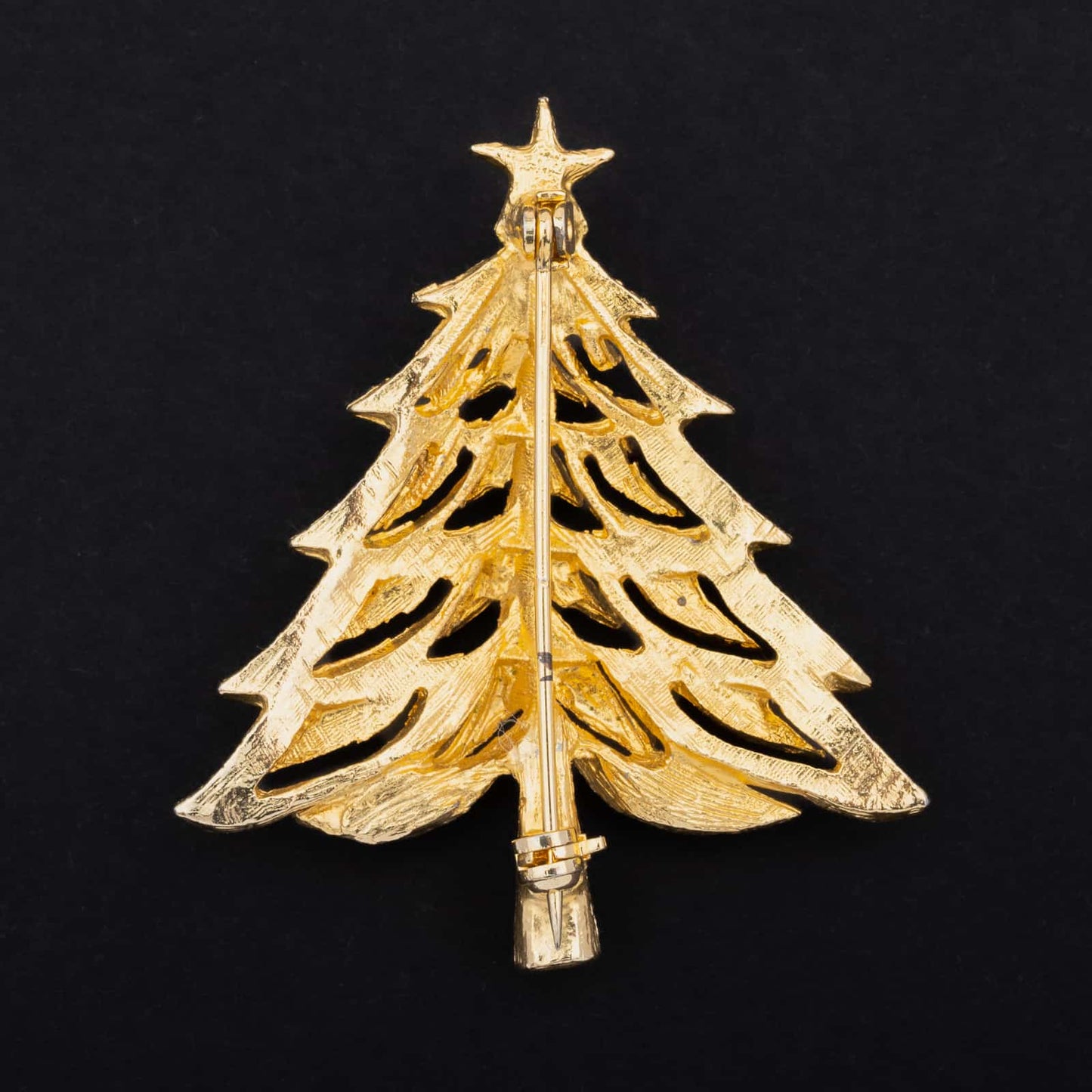 Weihnachtsbaum-Brosche-goldfarben-mit-bunten-Strasssteinen-Rückseite