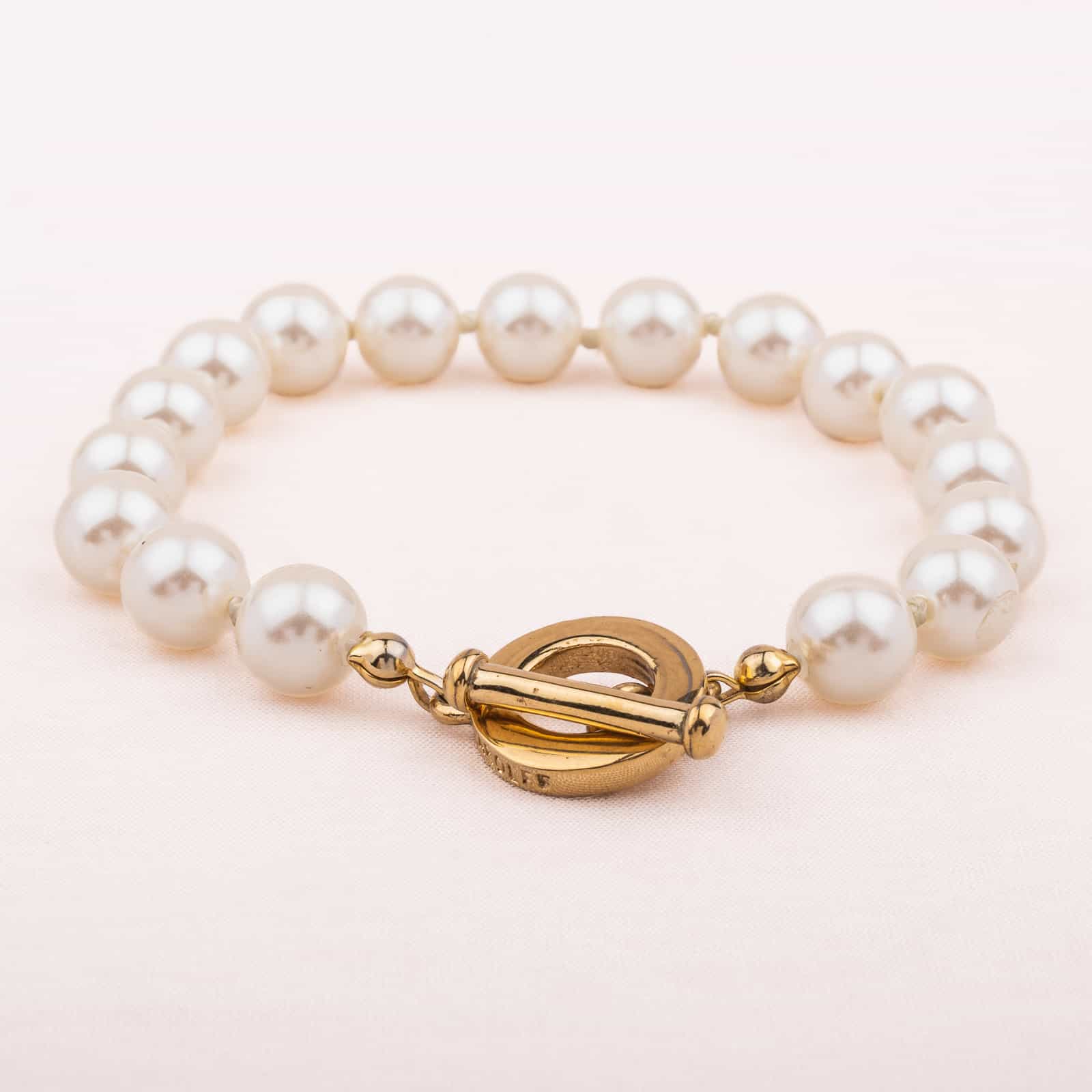 Carolee-Perlenarmband-mit-Knebelverschluss