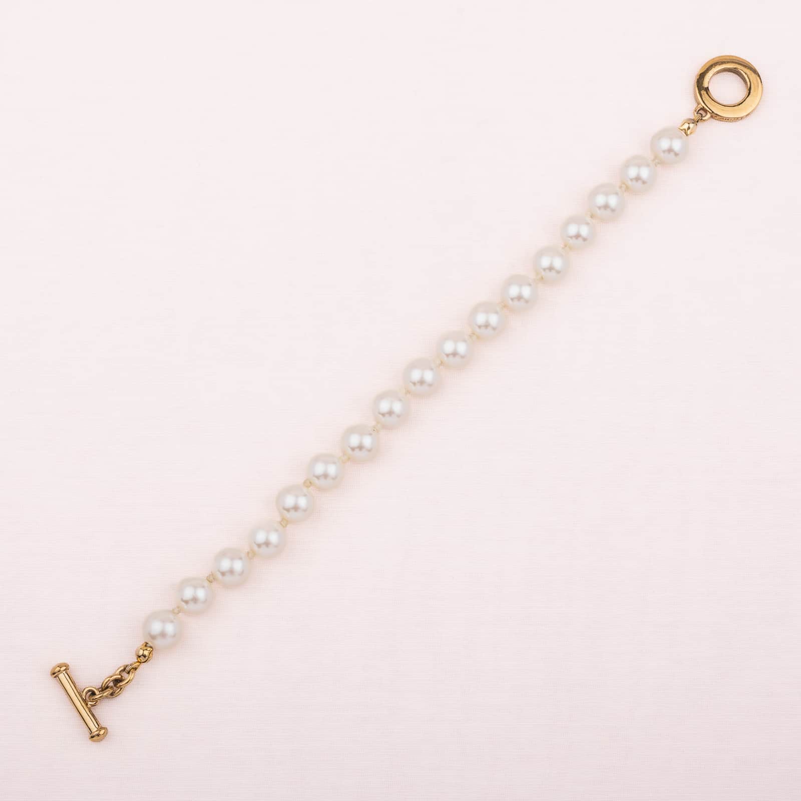 Carolee-Perlenarmband-mit-Knebelverschluss