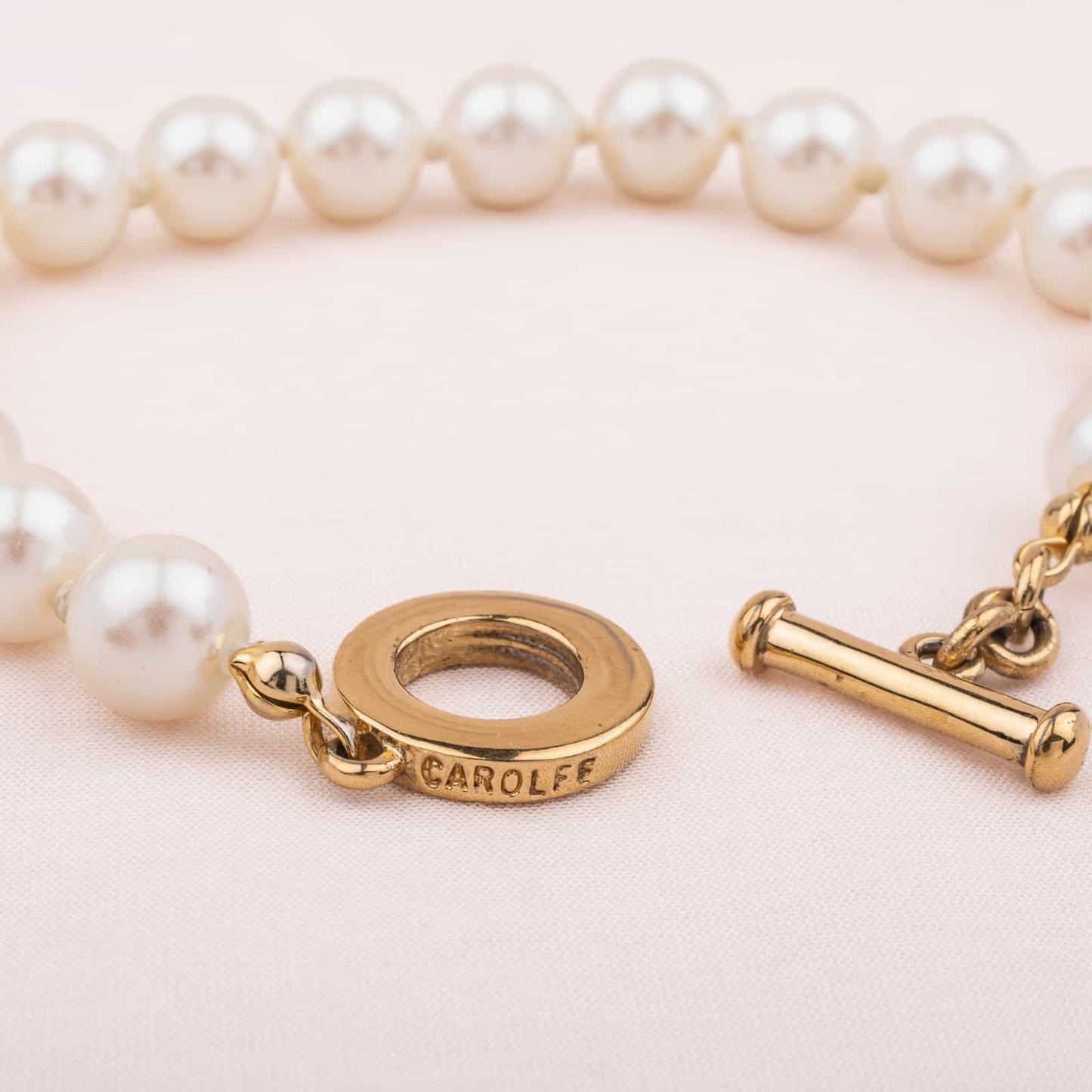 Carolee-Perlenarmband-mit-Knebelverschluss-Signiert