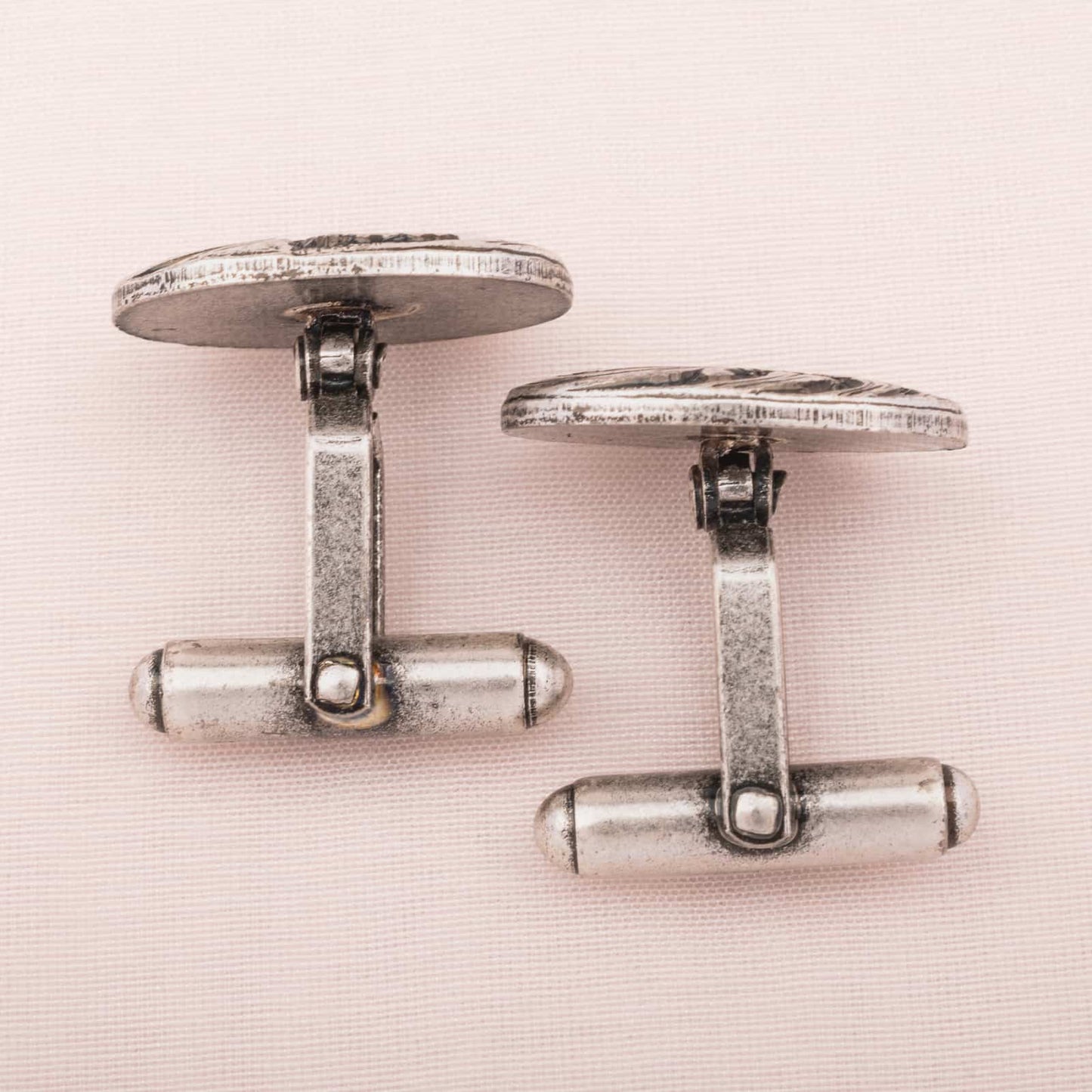 Christian-Dior-silberfarbene-Vintage-Manschettenknöpfe