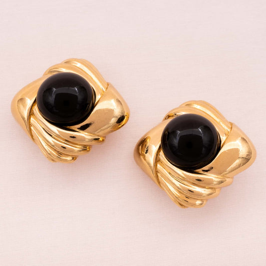 Ciner-vergoldete-Ohrclips-schwarzer-Cabochon