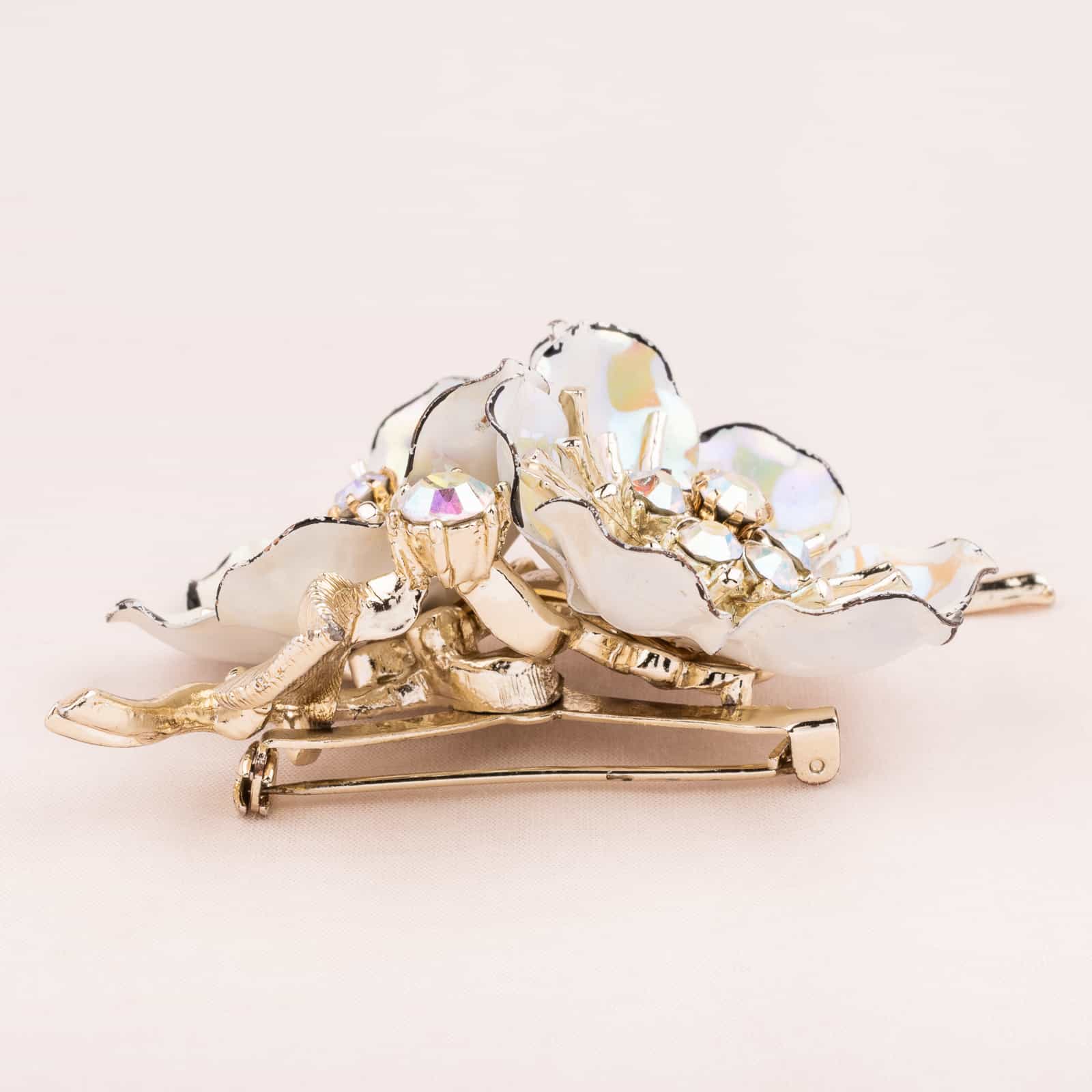 Coro-Blumen-Brosche-50s-Aurora-Borealis-Seitenansicht