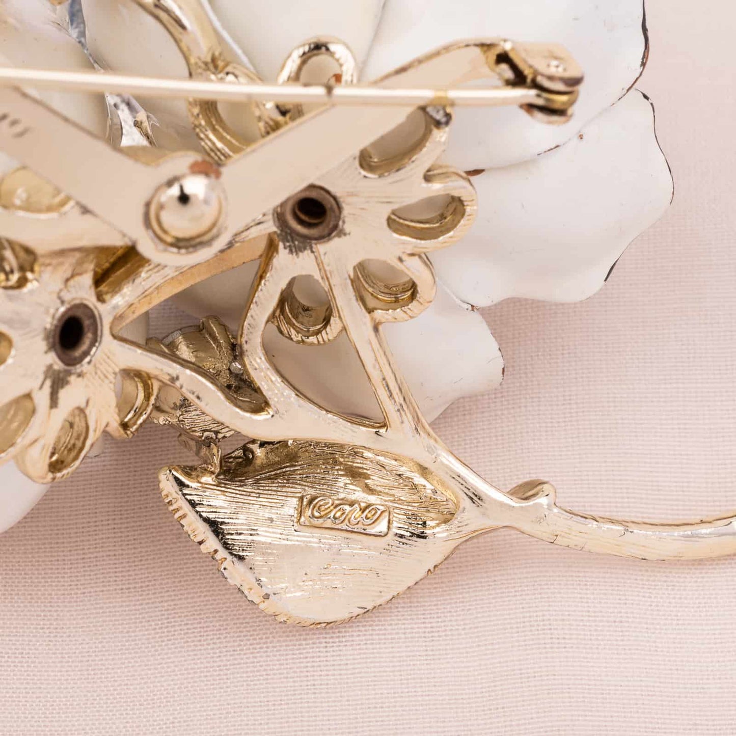 Coro-Blumen-Brosche-50s-Aurora-Borealis-Signatur