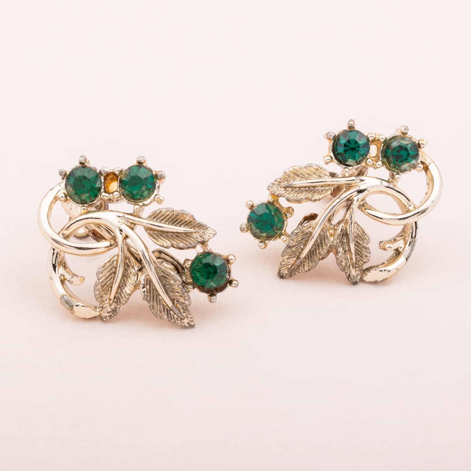 Coro-florale-Ohrclips-mit-grünem-Strass