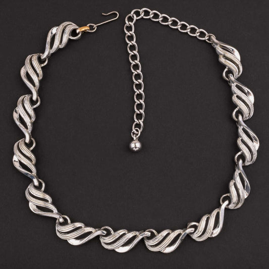 Coro-silberfarbene-Halskette-wellenförmige-Kettenglieder-60s