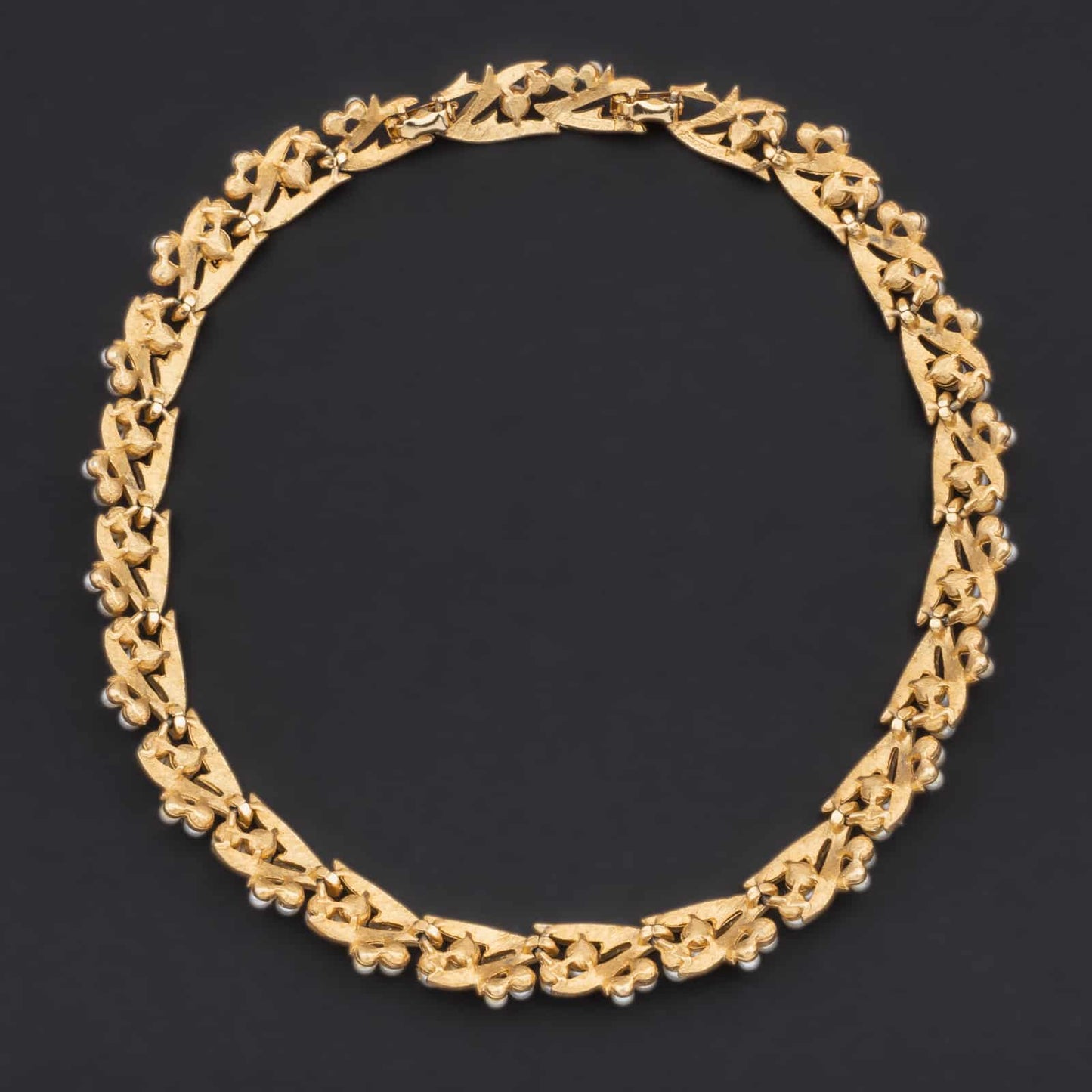 Corocraft-vergoldete-Halskette-mit-Perlen-Rückseite