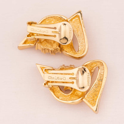 Dior-geschwungene-Ohrclips-Signatur