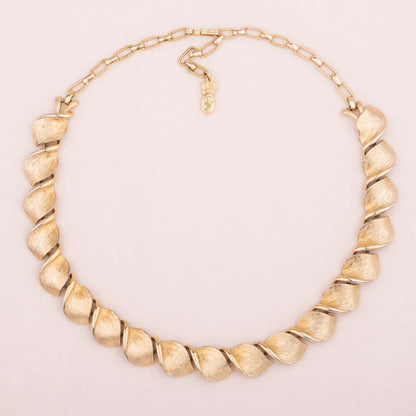 Goldfarbenes Collier von Emmons