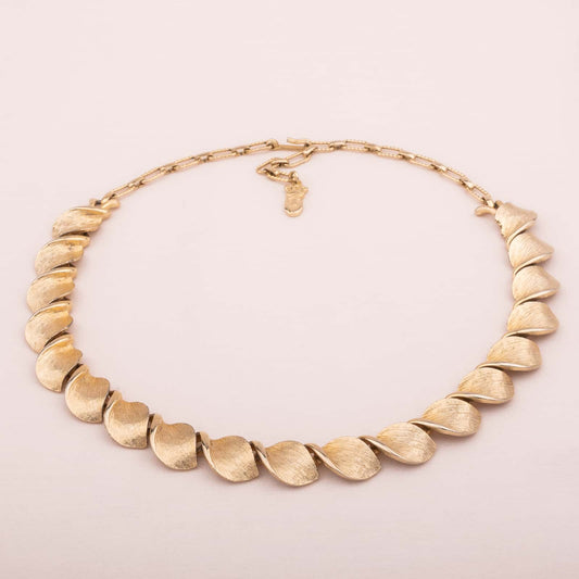Goldfarbenes Collier von Emmons