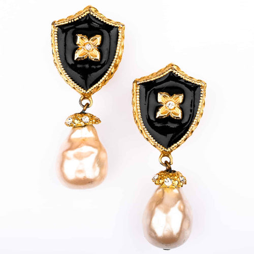 Vintage pearl earrings made by GERARD YOSCA