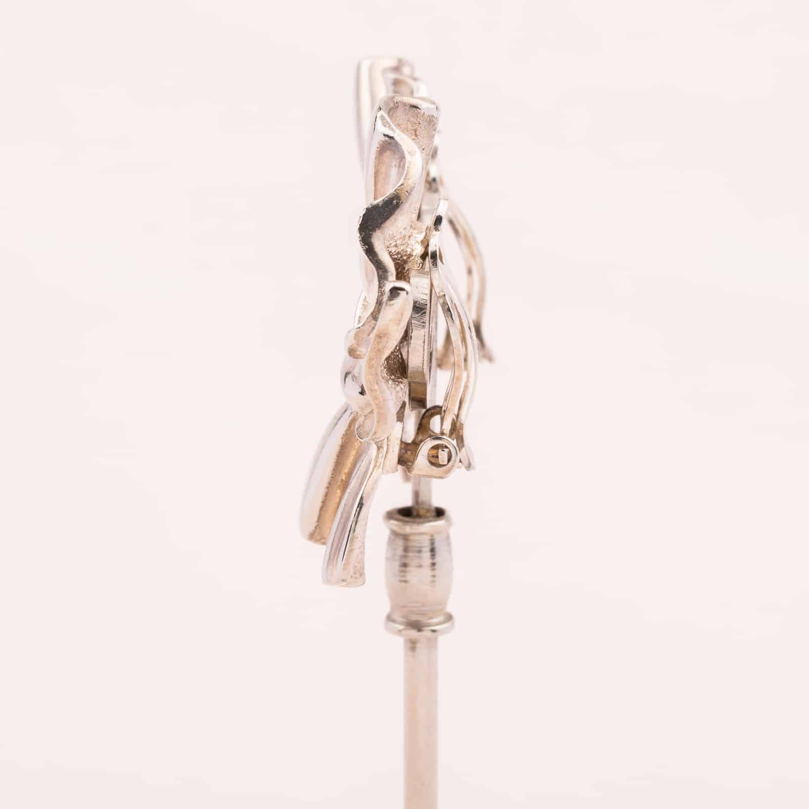 Givenchy-Schleifen-Ohrclips-versilbert-80s-Seitenansicht