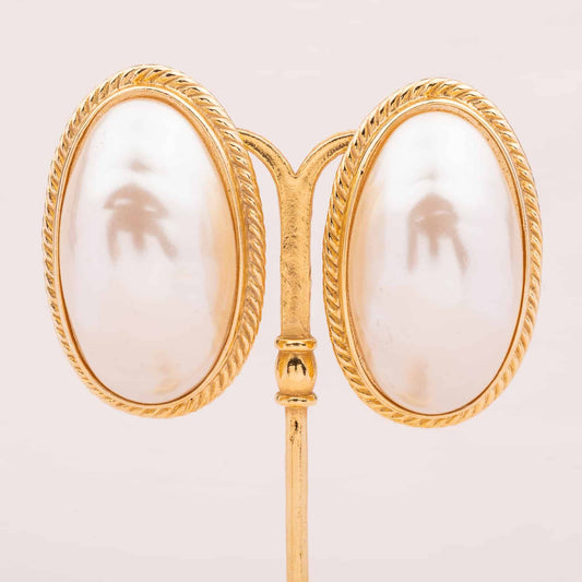 Givenchy große Ohrclips mit ovaler Perle