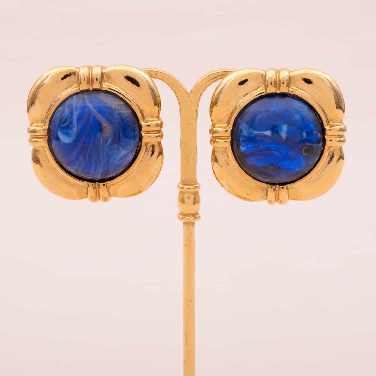 KJL-Kenneth-Lane-vergoldete-Ohrringe-blauer-Cabochon