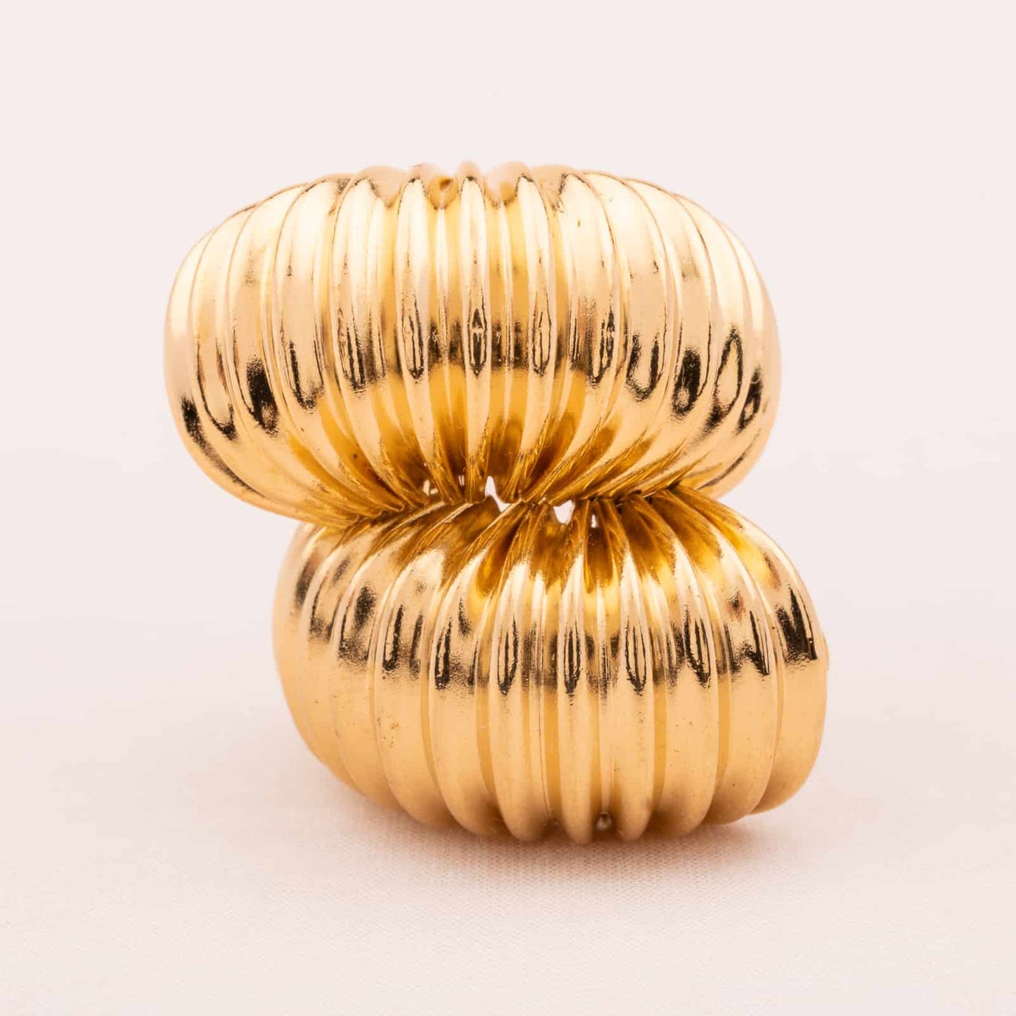 Les-Bernard-vergoldete-90s-Kreolen-Ohrringe