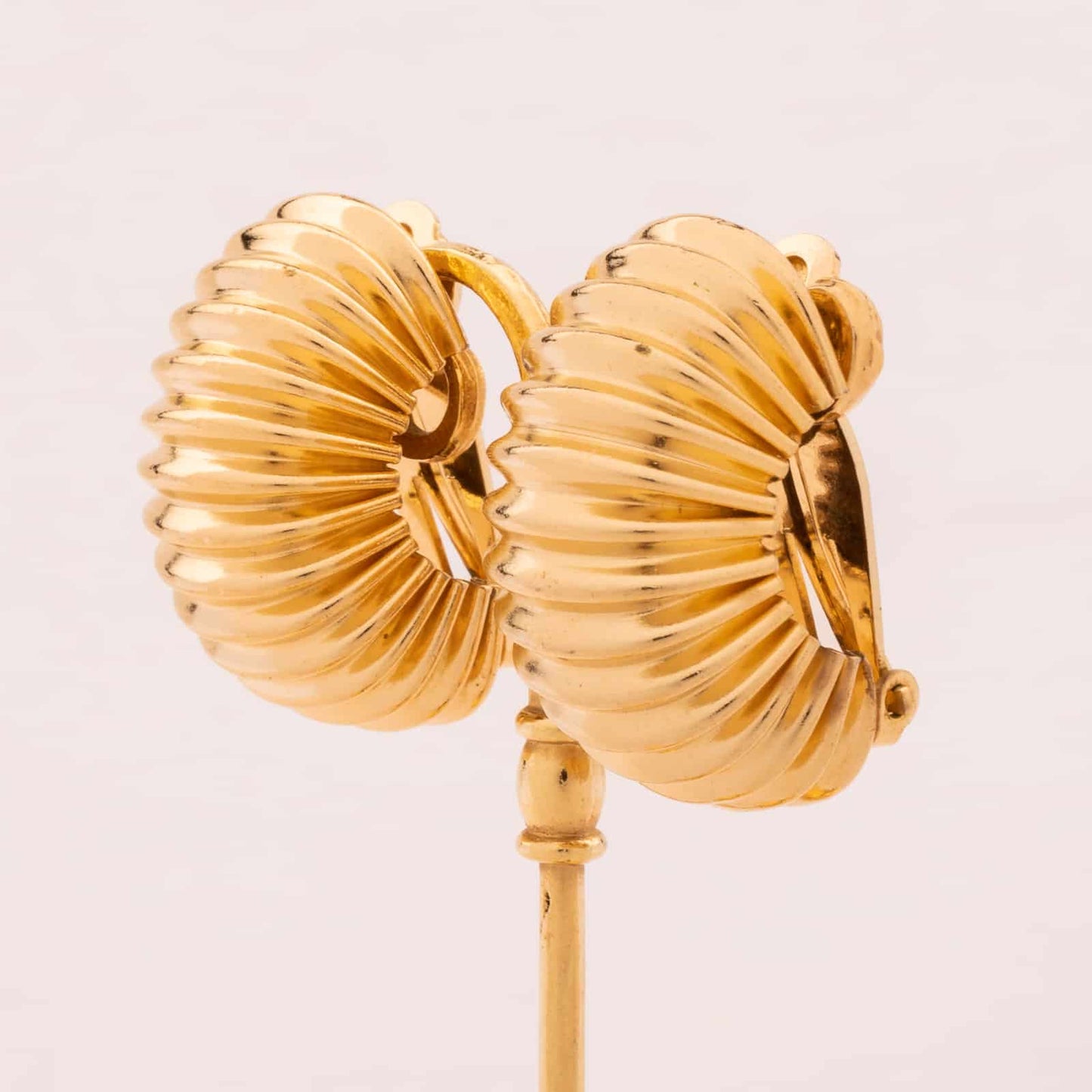 Les-Bernard-vergoldete-90s-Kreolen-Ohrringe