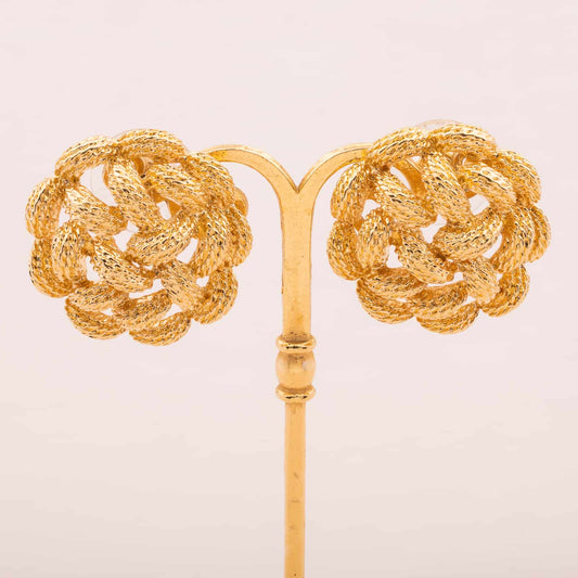 Monet-vergoldete-durchbrochene-Ohrringe-mit-eleganter-Struktur
