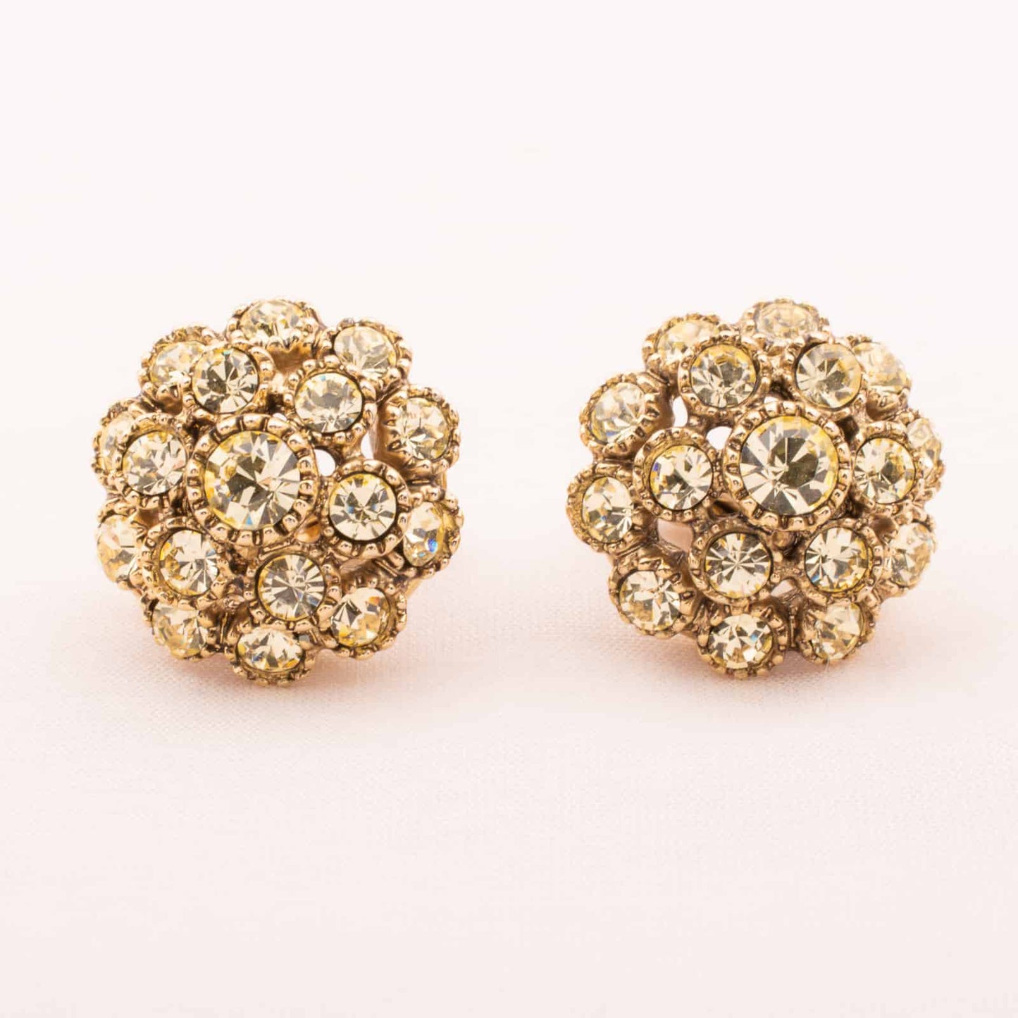 Monet-kleine-gelbe-Strass-Clips