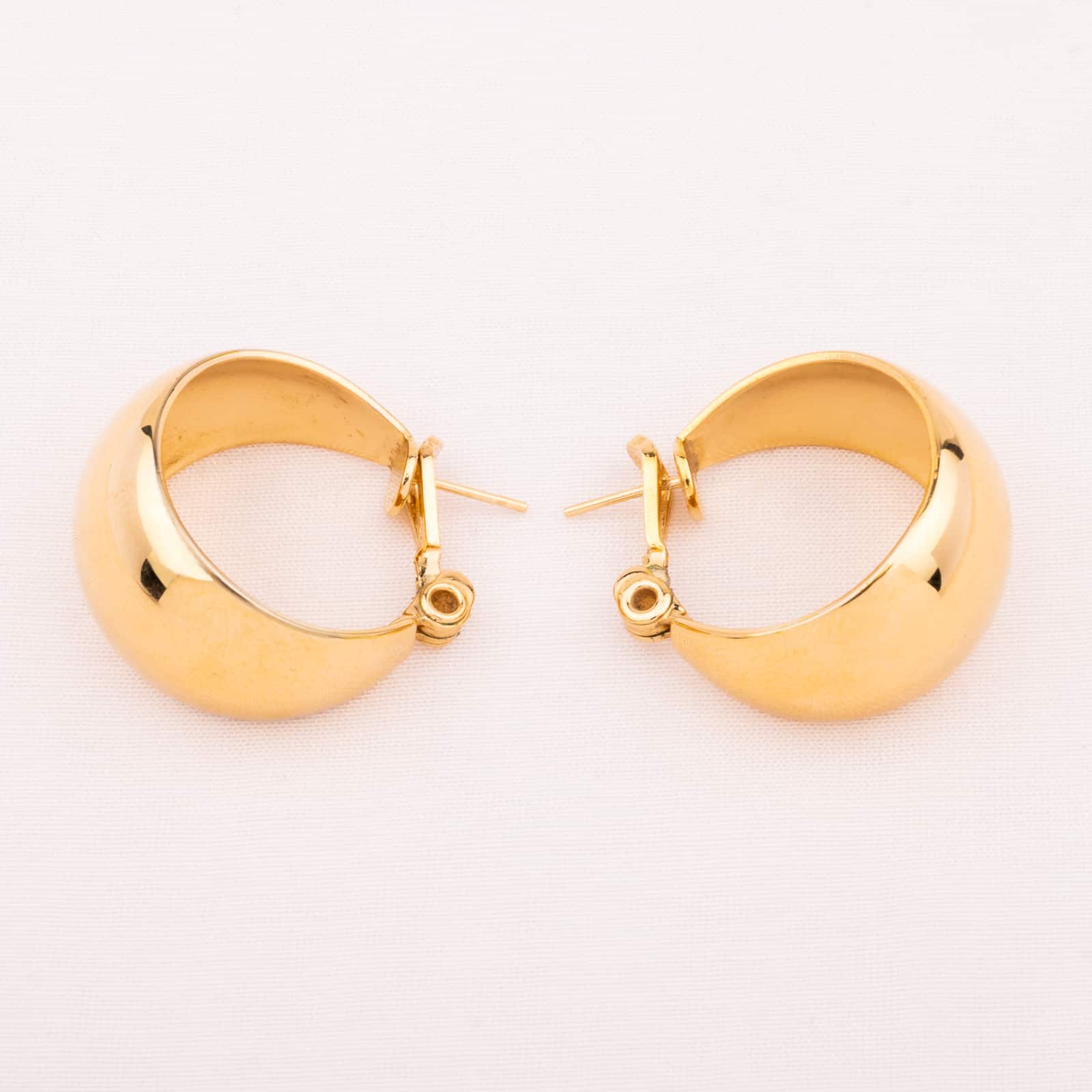 Vintage monet shop hoop earrings