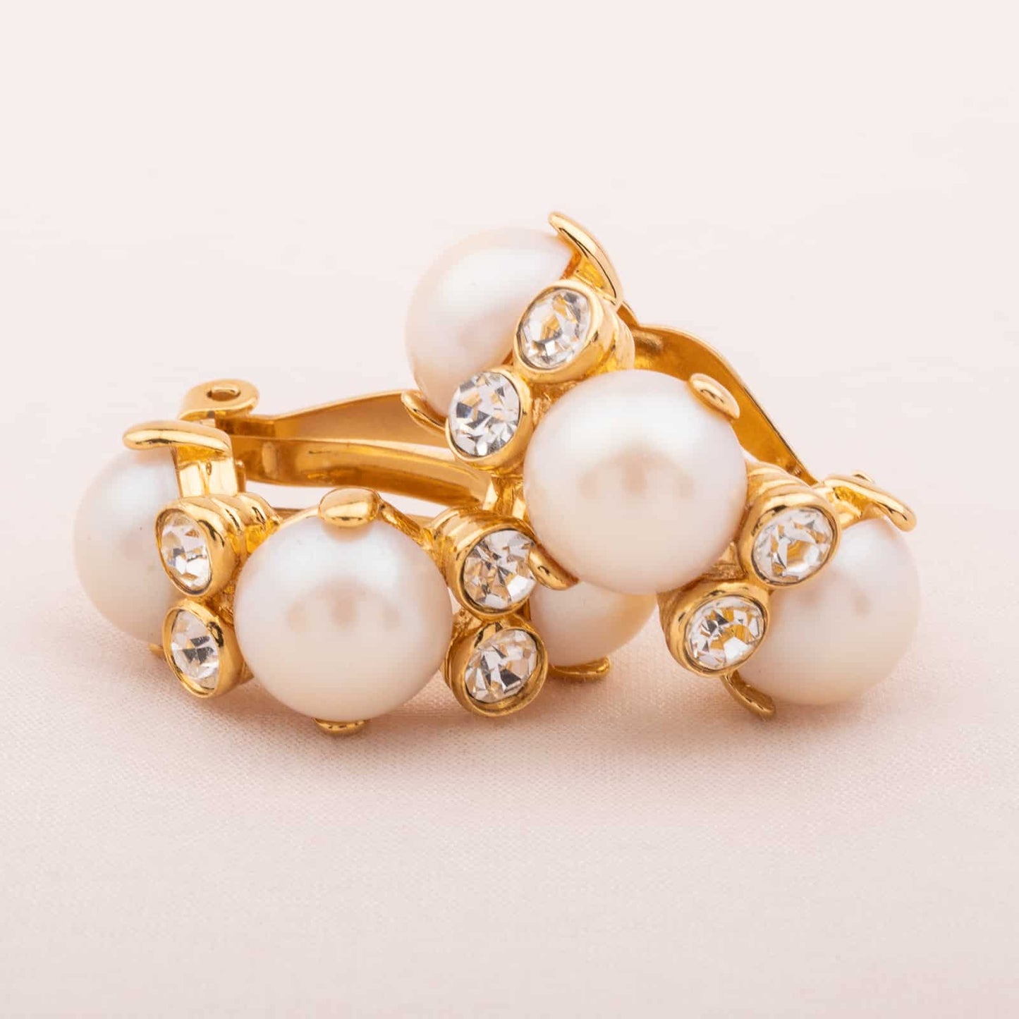 Nina-Ricci-Perlen-Ohrringe-Kreolenform-mit-Kristallen