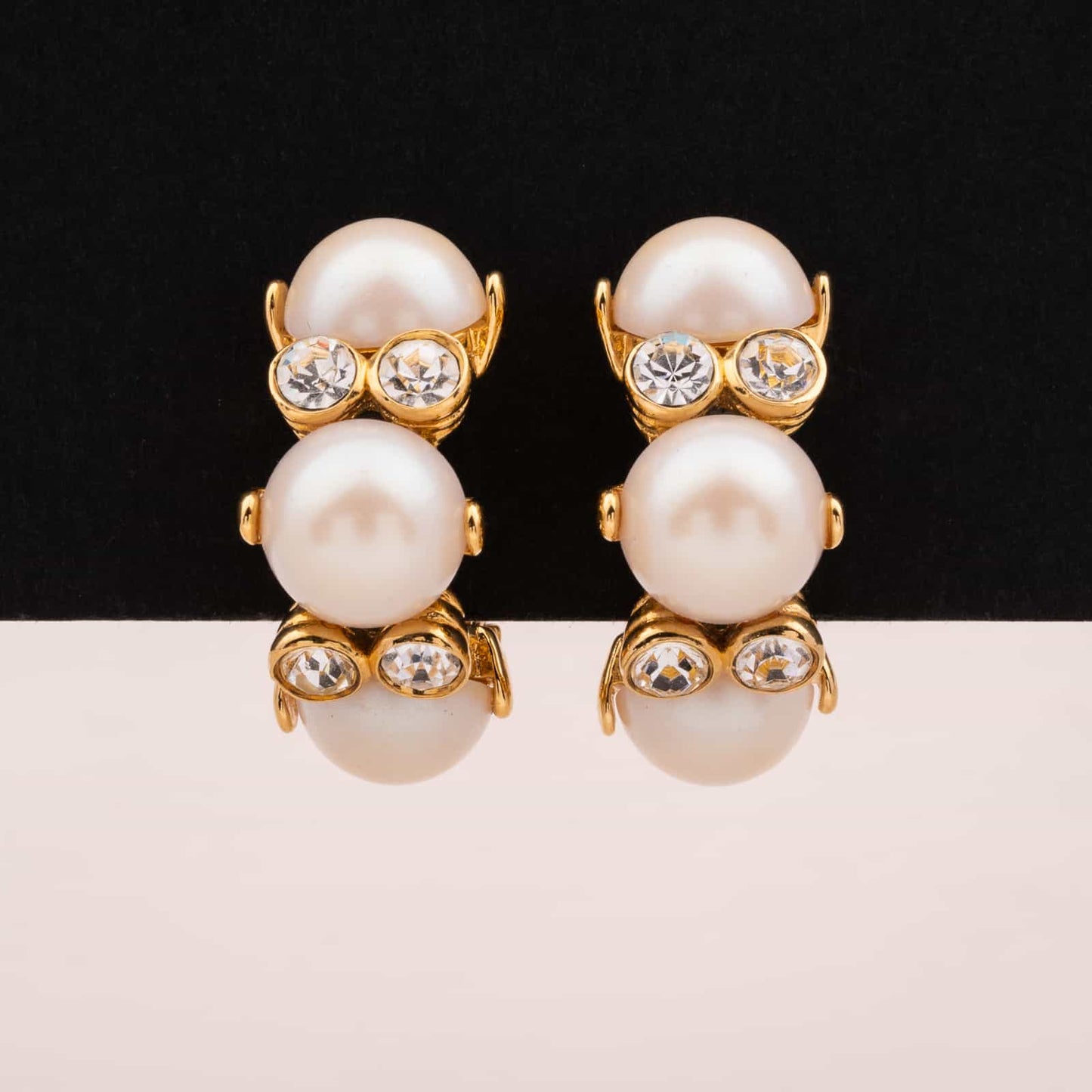 Nina-Ricci-Perlen-Ohrringe-Kreolenform-mit-Kristallen