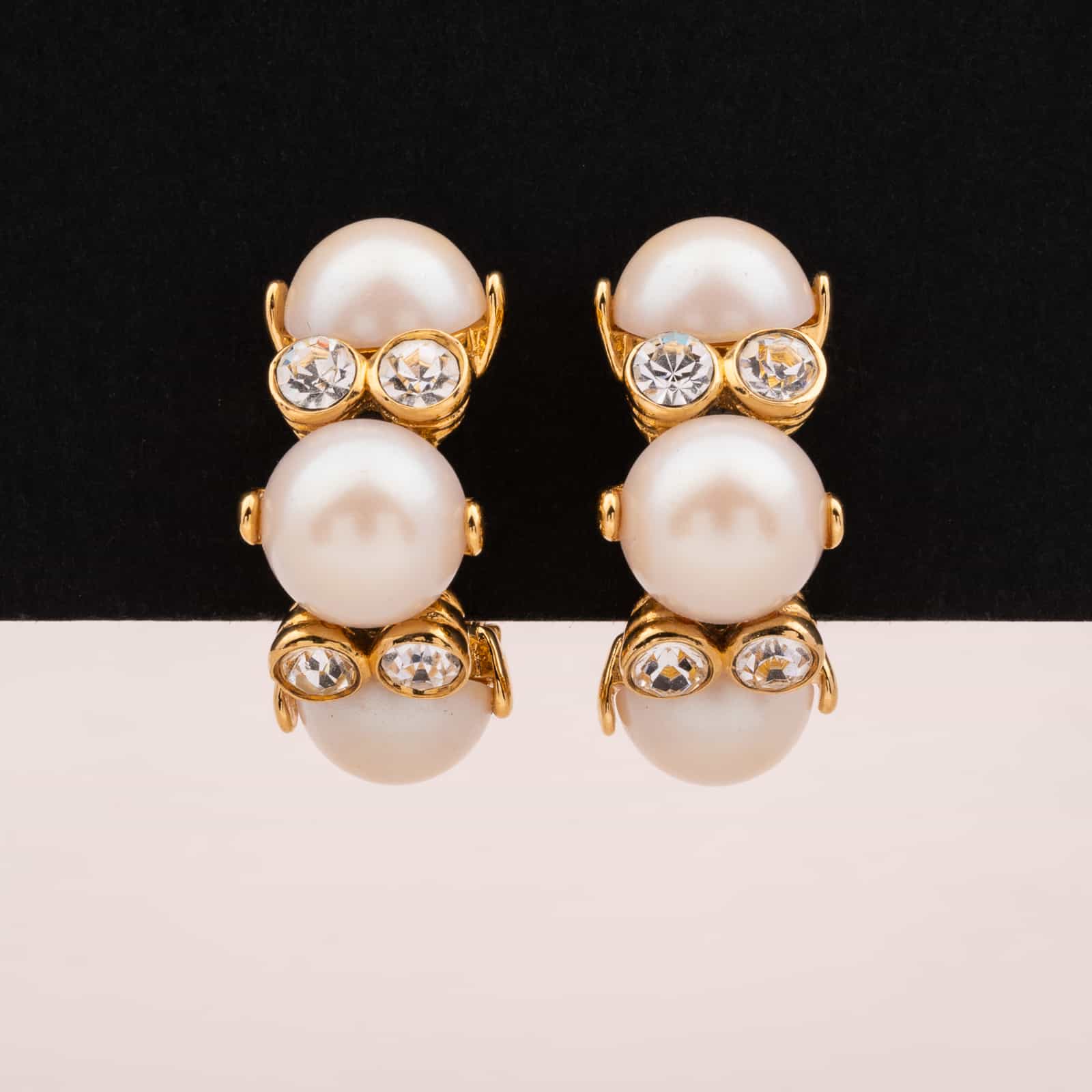 Nina-Ricci-Perlen-Ohrringe-Kreolenform-mit-Kristallen