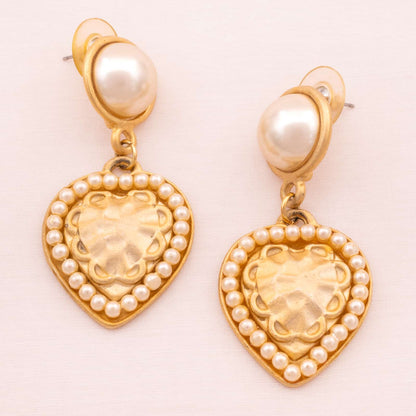 Vintage-Perlen-Herz-Ohrringe-matt-vergoldet