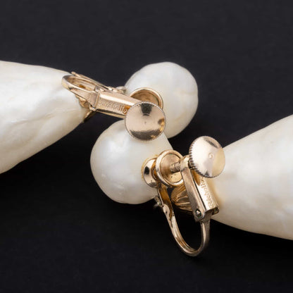 Richelieu-große-Barockperlen-Tropfen-Ohrclips-Signatur