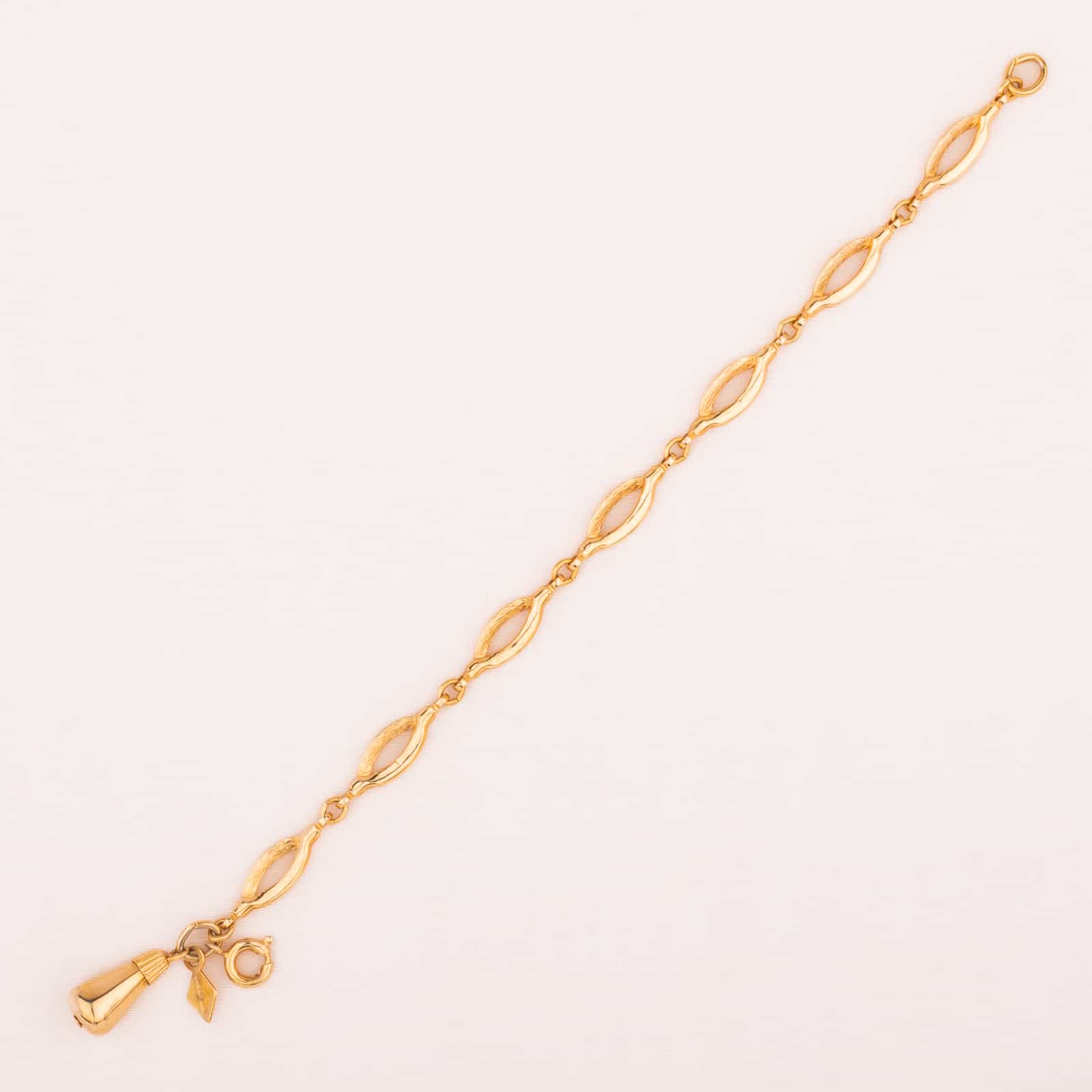 Sarah-Coventry-vergoldetes-Armband-mit-Charm-Anhänger