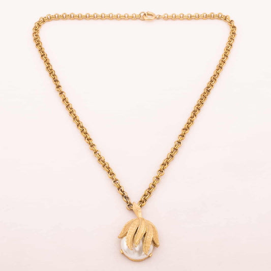 Sarah-Coventry-Halskette-mit-verstecktem-Perlenanhänger