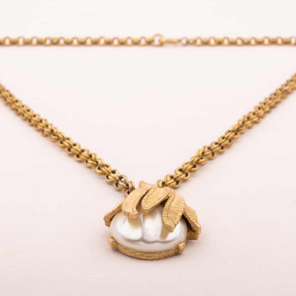 Sarah-Coventry-Halskette-mit-verstecktem-Perlenanhänger