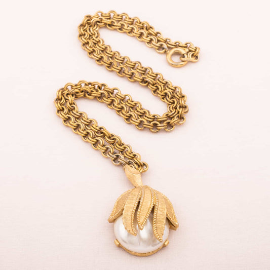 Sarah-Coventry-Halskette-mit-verstecktem-Perlenanhänger