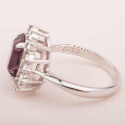 Sarah-Coventry-Ring-mit-eckigem-lila-Kristall