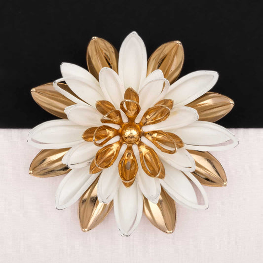 Sarah-Coventry-Water-Lily-Blumen-Brosche-weiß-goldfarben
