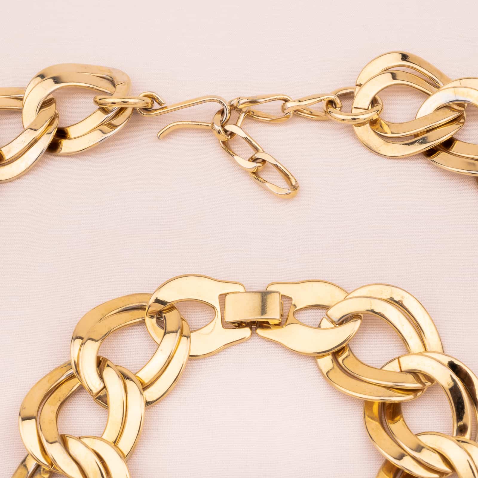 Schmuckset-Halskette-Armband-Kettenglieder-goldfarben-80s-Verschlüsse
