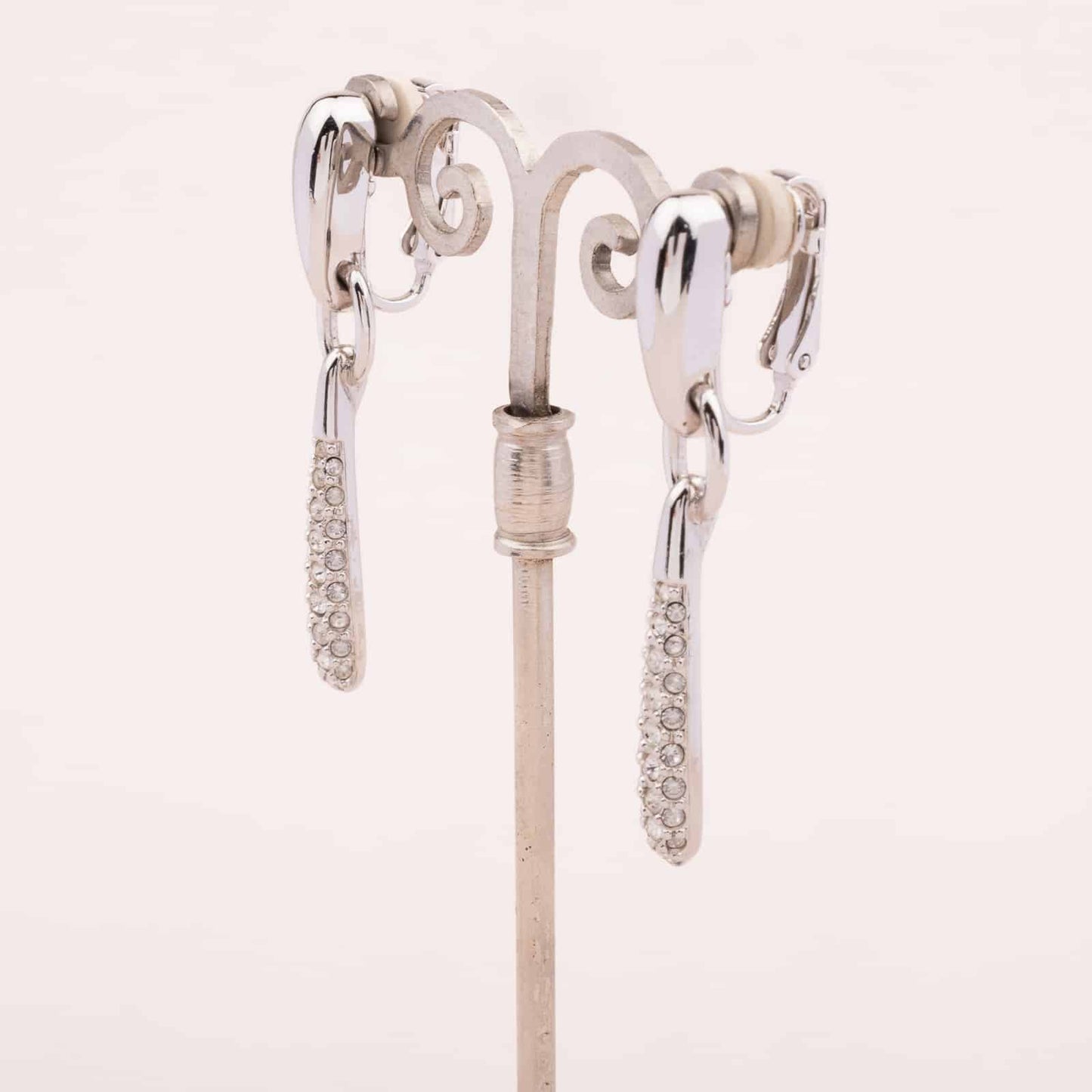 Swarovski-schlanke-silberfarbene-Hänger-Ohrclips