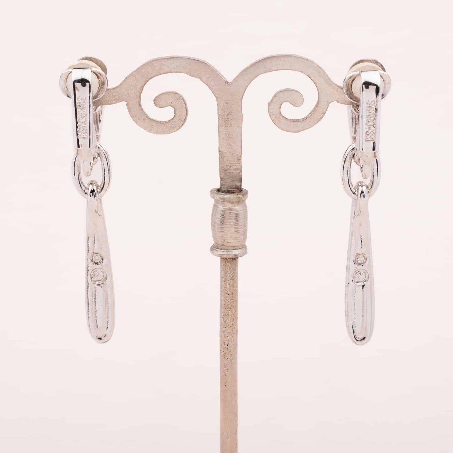 Swarovski-schlanke-silberfarbene-Hänger-Ohrclips-Rückseiten