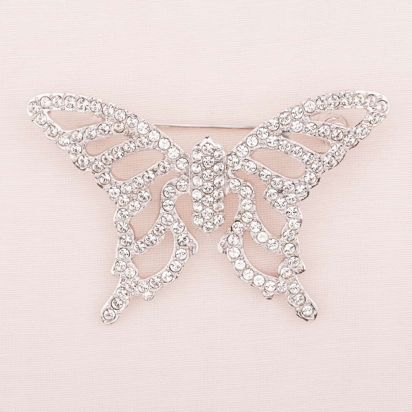 Swarovski-silberfarbene-Schmetterling-Brosche