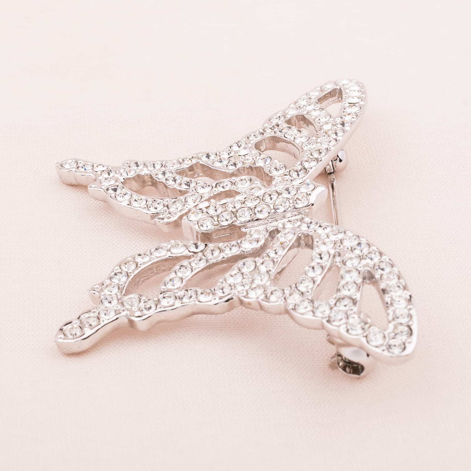 Swarovski-silberfarbene-Schmetterling-Brosche