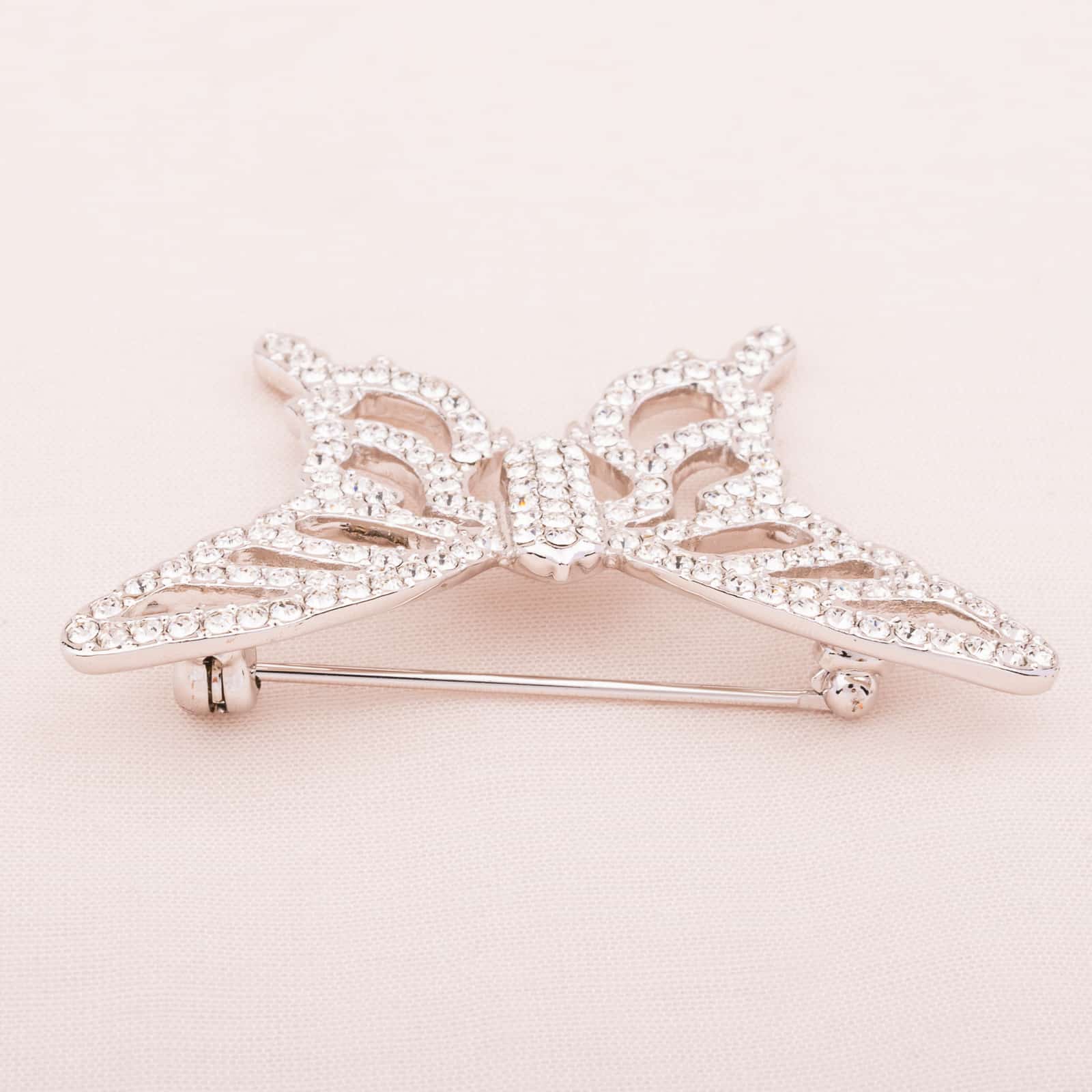 Swarovski-silberfarbene-Schmetterling-Brosche