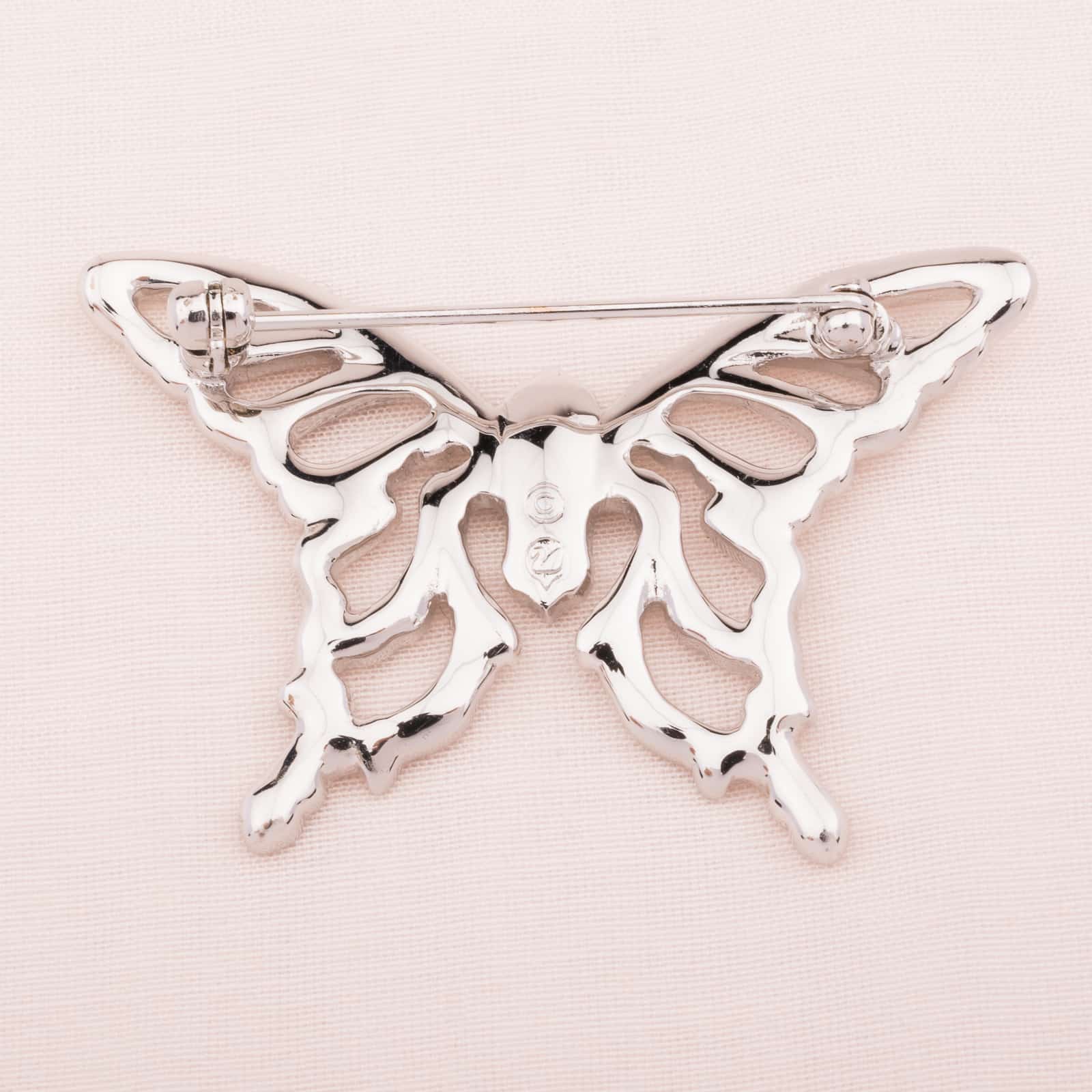 Swarovski-silberfarbene-Schmetterling-Brosche-Rückseite