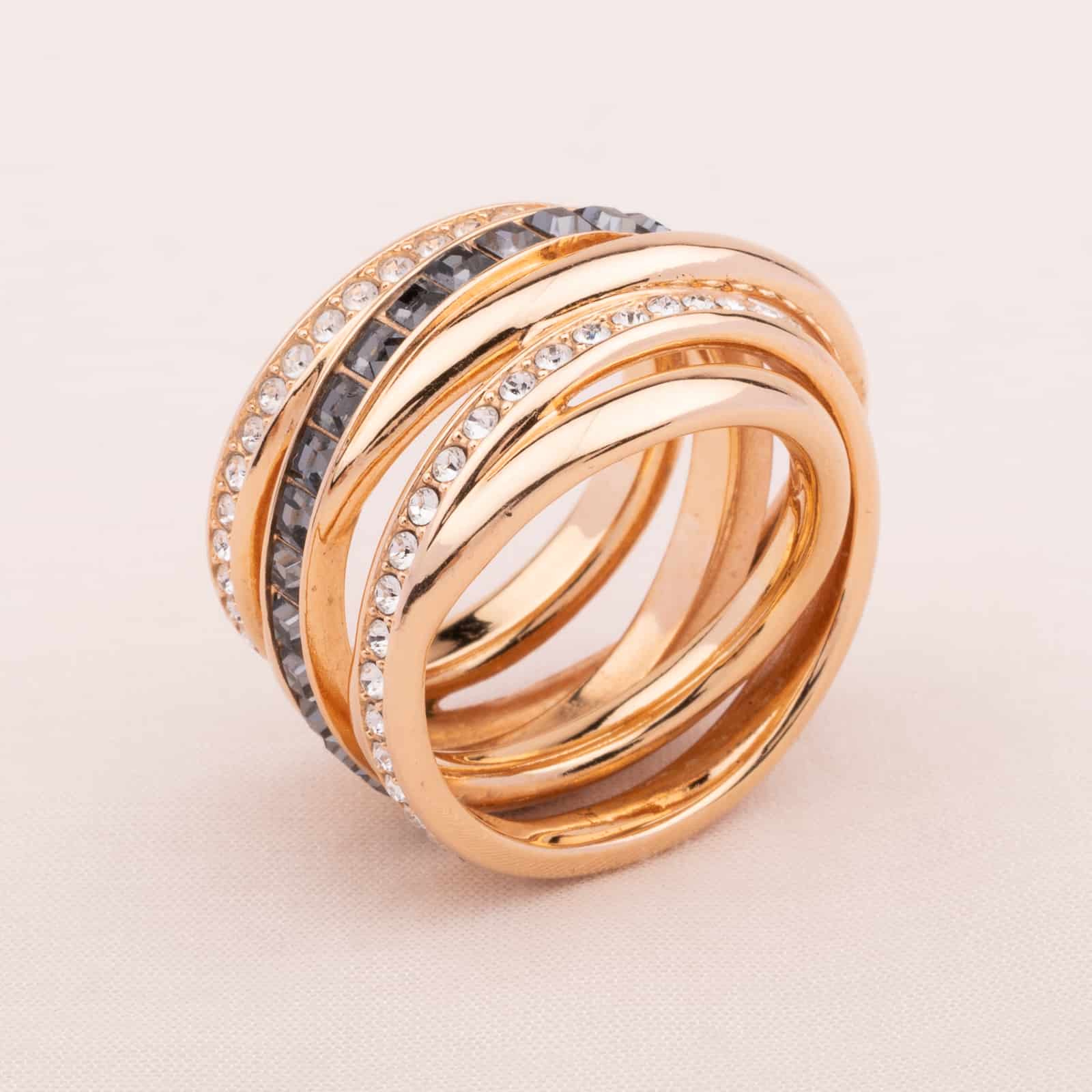Swarovski-Ring-in-Wickeloptik-mit-blauen-Kristallen