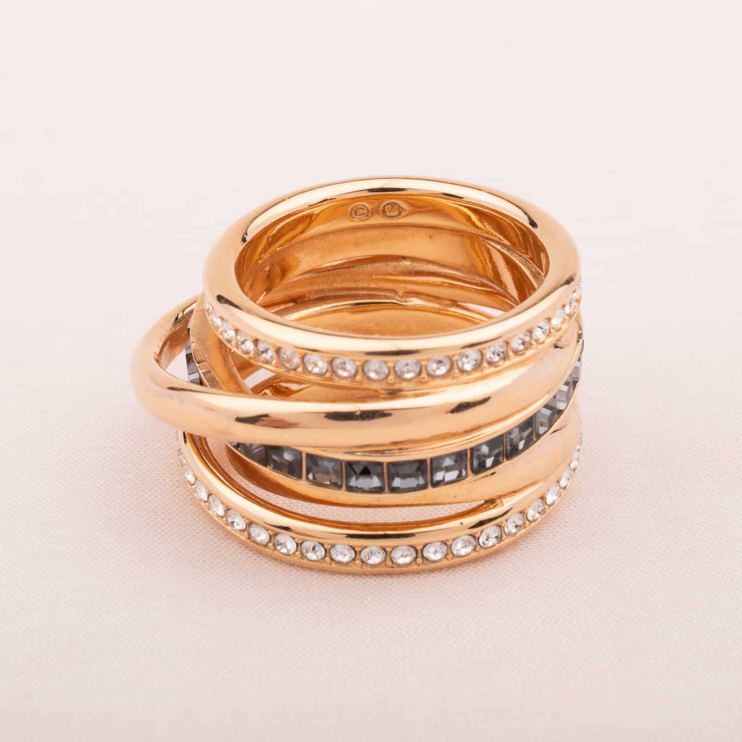Swarovski-Ring-in-Wickeloptik-mit-blauen-Kristallen