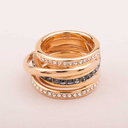 Swarovski-Ring-in-Wickeloptik-mit-blauen-Kristallen