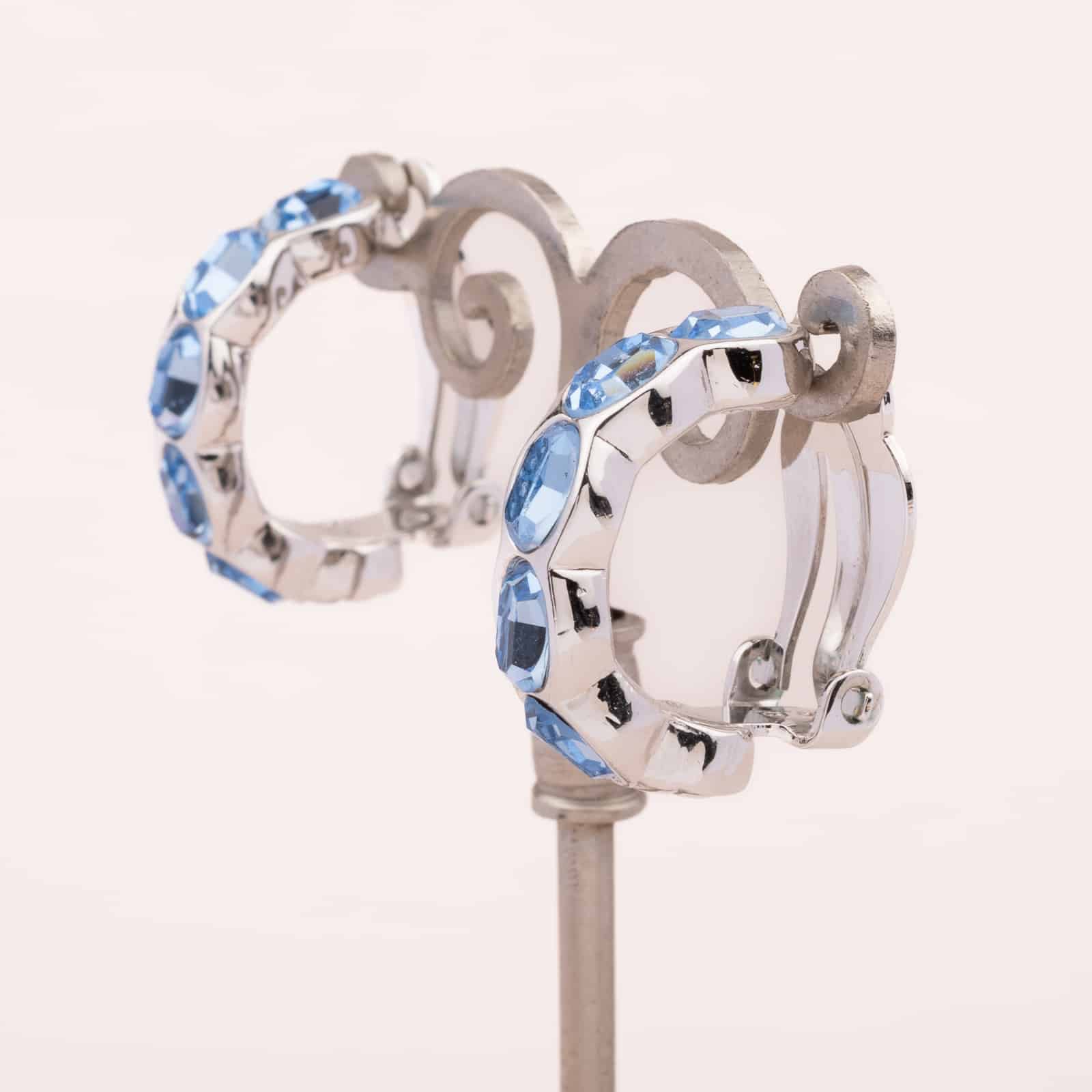 Swarovski-Kreolen-Ohrclips-silberfarben-mit-blauen-ovalen-Kristallen