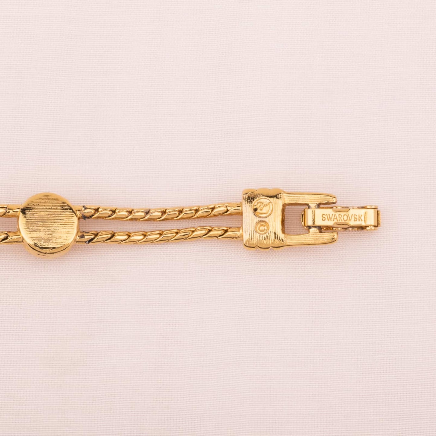Swarovski-Tennisarmband-mit-runden-Kristallen-Signatur