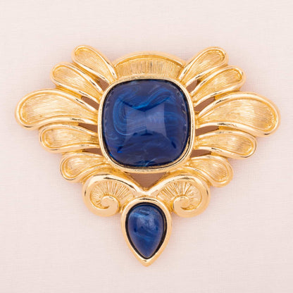 Trifari-royale-Brosche-mit-blauen-Kunststeinen